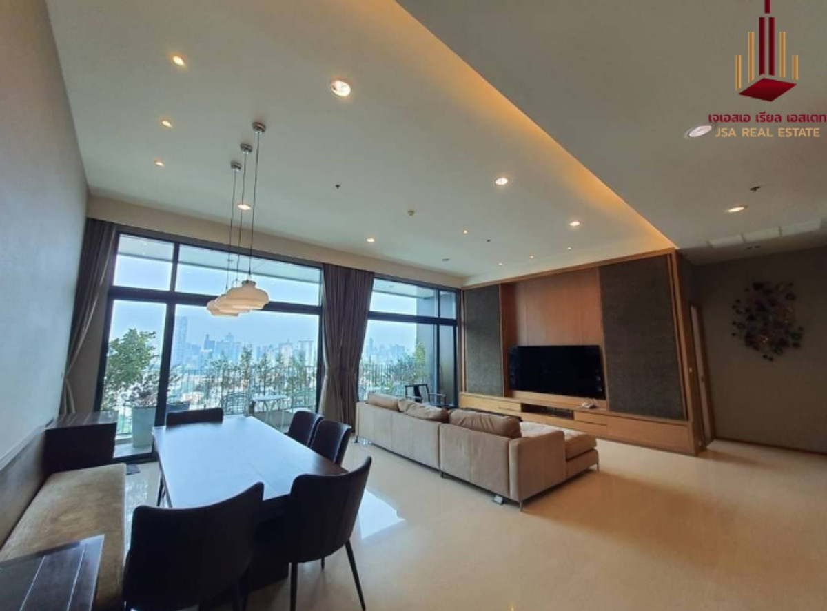 ✨ For Sale : The Parco Sathorn Condo ✨ 💰 only 45,000,000 THB. There is a real room. You can make an appointment to view. Happy to serve you. If interested, contact Mr. James Mar.