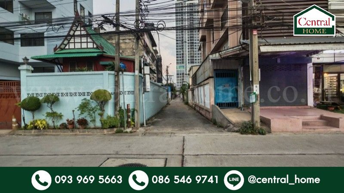 Land 80 sq m, Soi Phetkasem 39, near Seacon Bang Khae, next to MRT Phasi Charoen Station. Land 80 sq m, Soi Phetkasem 39, near Seacon Bang Khae, next to MRT Phasi Charoen Station.