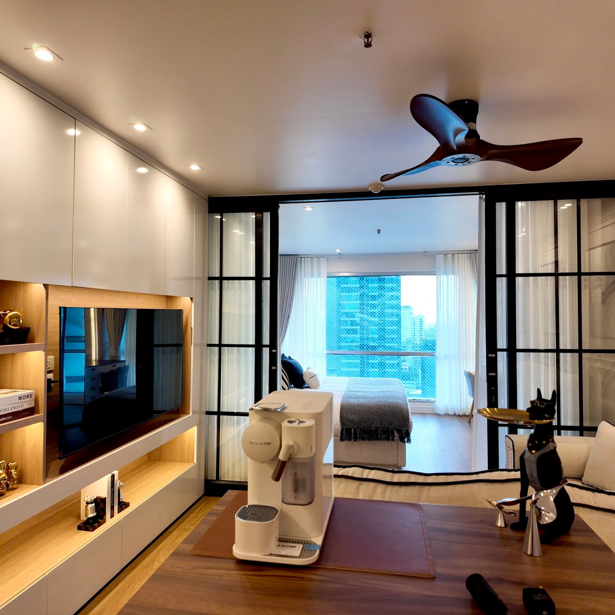 ขายคอนโด Sukhumvit Suite Condo — สุขุมวิท ซอย 13