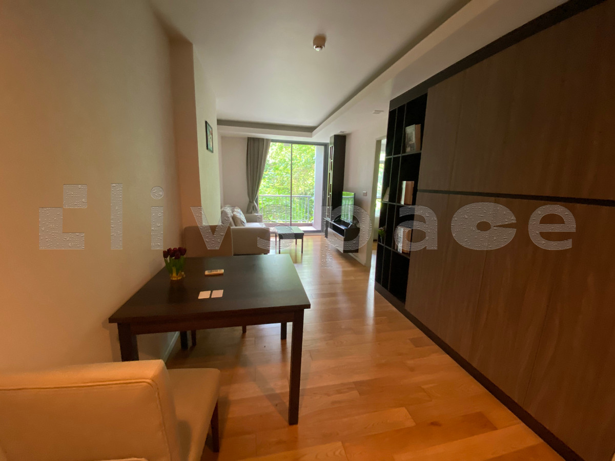 ▚ LE210ツ ให้เช่า Focus Ploenchit ห้องสวยวิวสวนใจกลางเพลินจิต! 1 นอนไซส์ใหญ่ 47.78 ตร.ม. แต่งครบพร้อมอยู่ ลมดีไม่ร้อน เพียง 25,000!