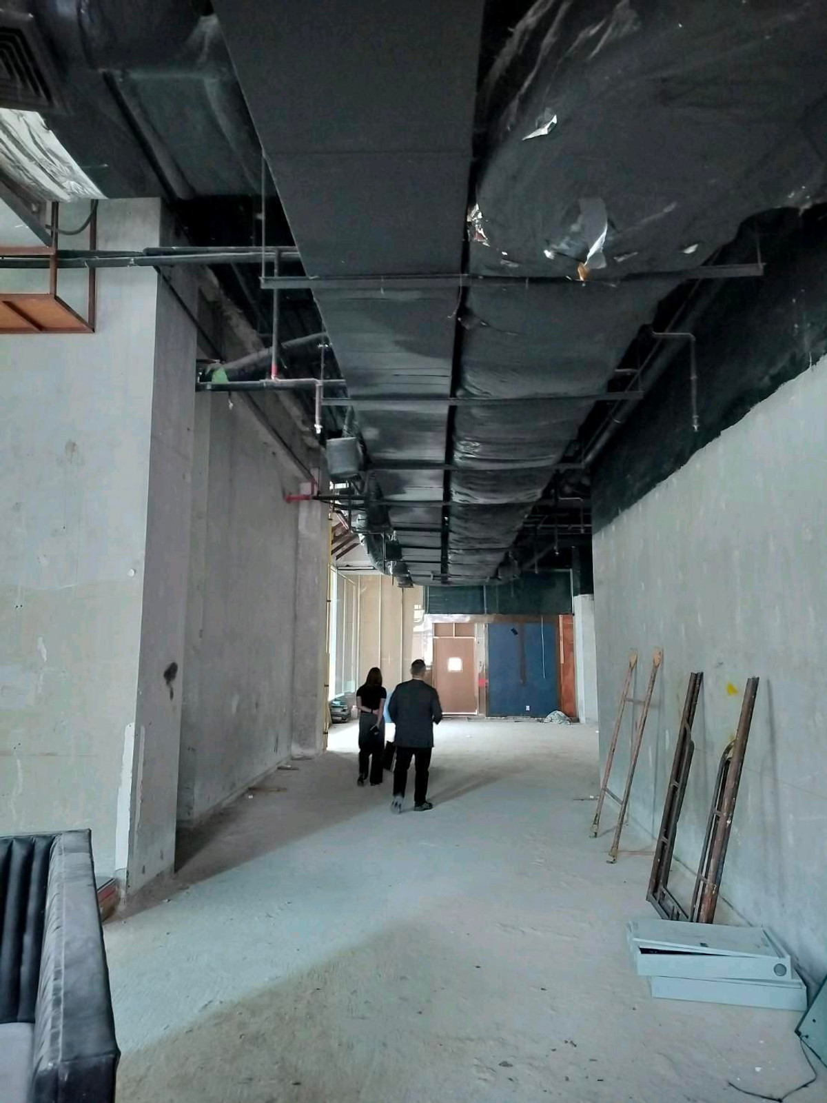 Retail Space for Rent at Belle Grand Rama 9 | Large L-Shape Unit | Prime Rama 9 CBD Retail Space for Rent at Belle Grand Rama 9 | Large L-Shape Unit | Prime Rama 9 CBD