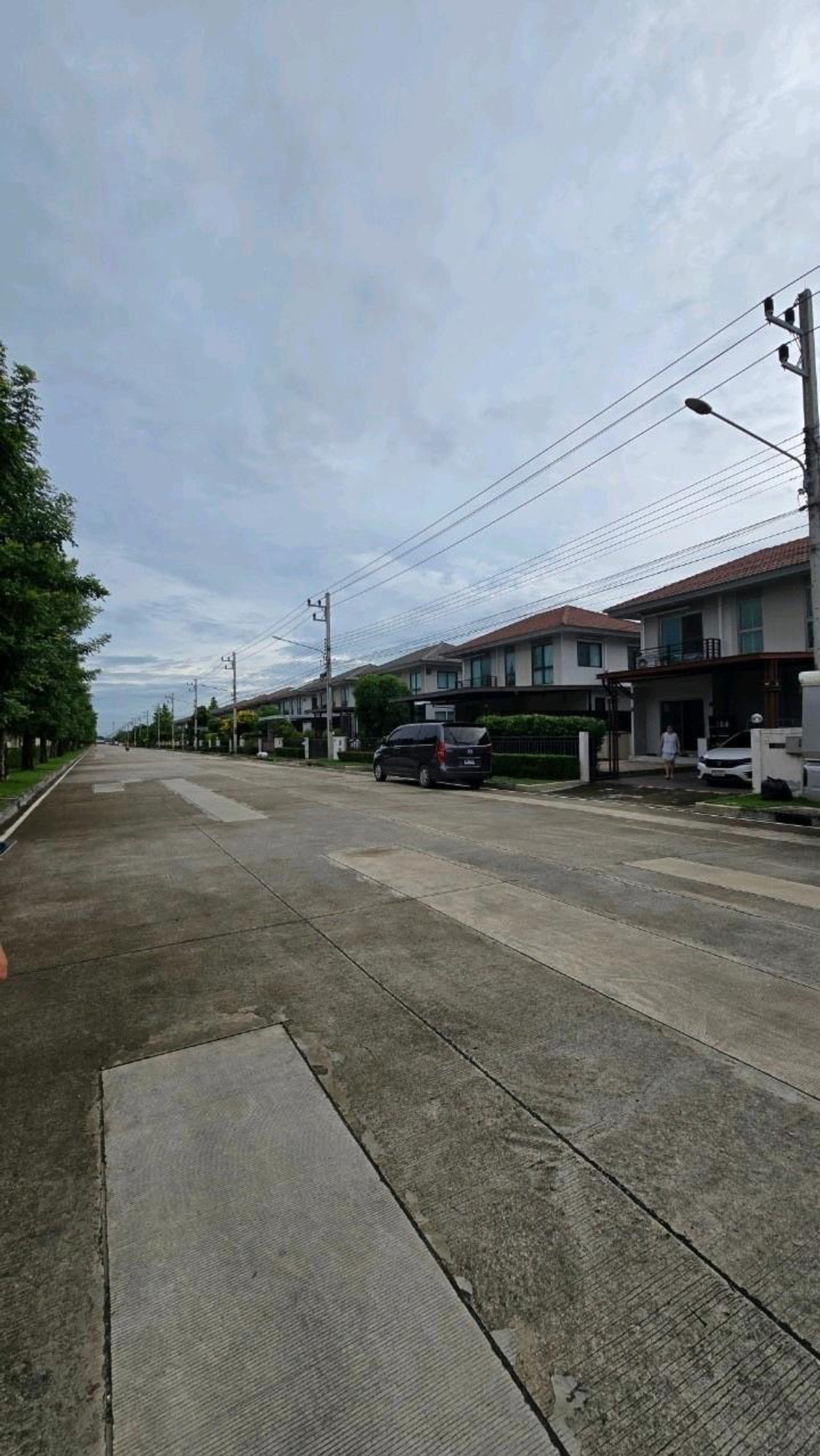 บ้านเดี่ยว หน้าบ้านไม่ชนใคร ถนนเมนต้นโครงการ – รูปที่ 2