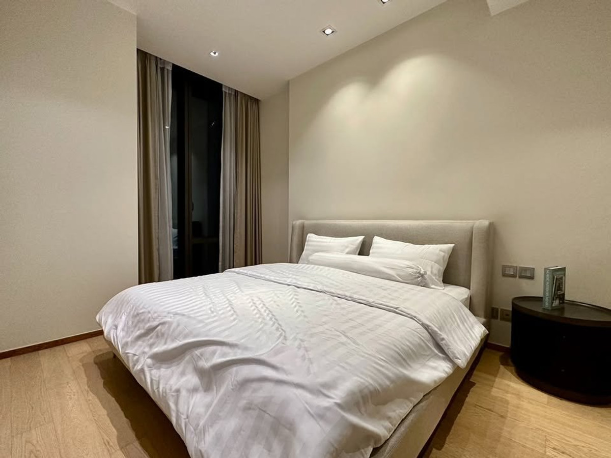 ST433 ขายและให้เช่า คอนโดลักชัวรีใจกลางชิดลม 28 Chidlom – อาคาร Villa ห้องมุม วิวโปร่ง กระจก 2 ด้าน ให้ความเป็นส่วนตัวและแสงธรรมชาติเต็มพื้นที่ ST433 ขายและให้เช่า คอนโดลักชัวรีใจกลางชิดลม 28 Chidlom – อาคาร Villa ห้องมุม วิวโปร่ง กระจก 2 ด้าน ให้ความเป็นส่วนตัวและแสงธรรมชาติเต็มพื้นที่