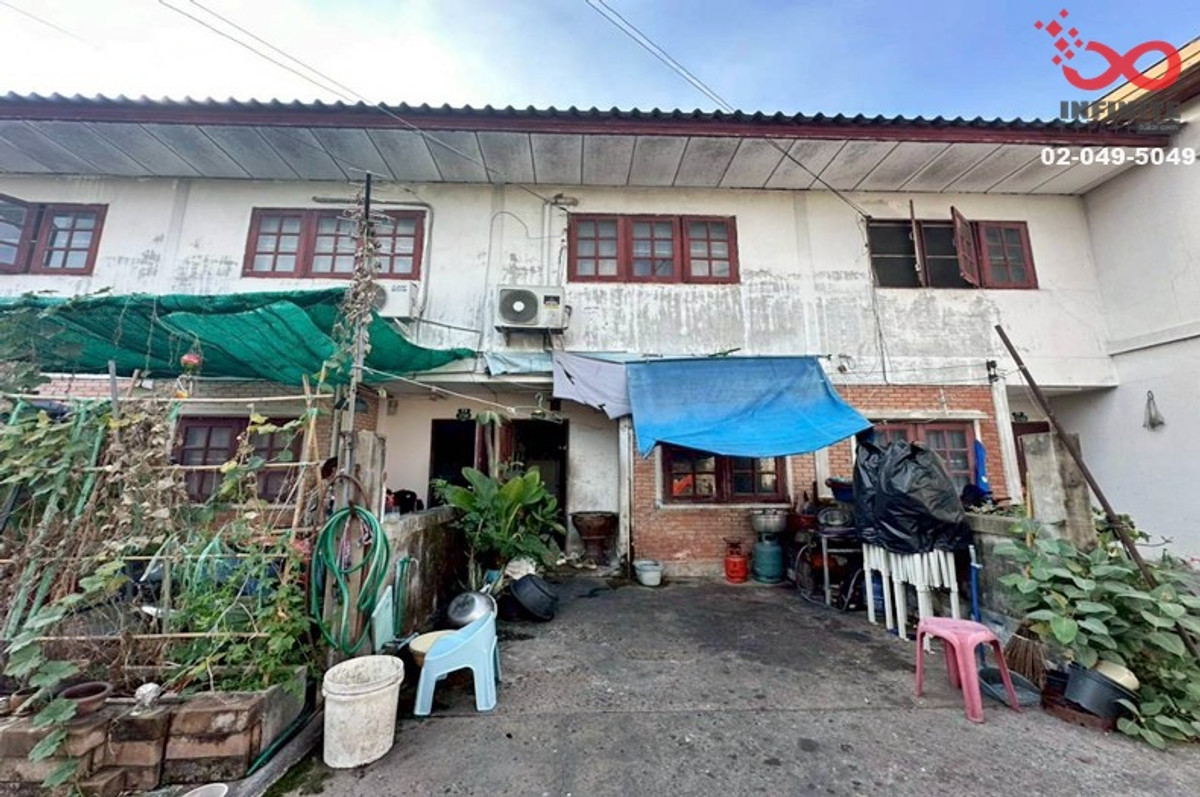 Townhouse for sale, 2 floors, 5 houses next to each other, Pracharat 20, Nonthaburi, 104 sq m, near MRT. Townhouse for sale, 2 floors, 5 houses next to each other, Pracharat 20, Nonthaburi, 104 sq m, near MRT.