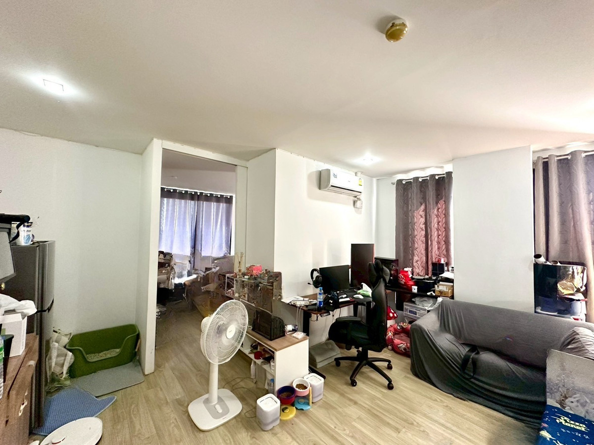 For sale very cheap, Light Stage Condominium, ABAC Bangna, corner room, for sale with tenant. For sale very cheap, Light Stage Condominium, ABAC Bangna, corner room, for sale with tenant.