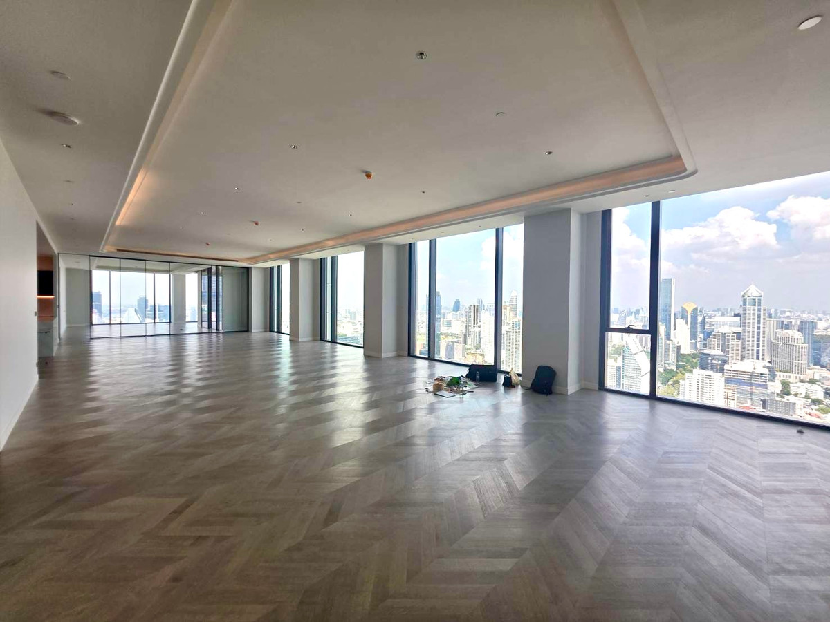 One89 Wireless Penthouse: 5bed 4.5 bath + maidroom 486sqm. Sell ​​399,000,000 Rent: 2,000,000 Am: 0656199198