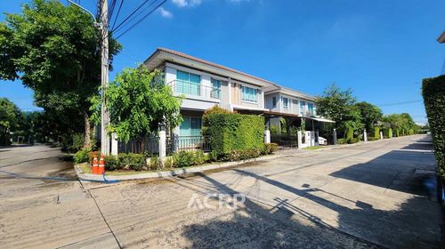 Single house, Life Bangkok Boulevard On Nut - Outer Ring Road 2. Prime location, corner unit.