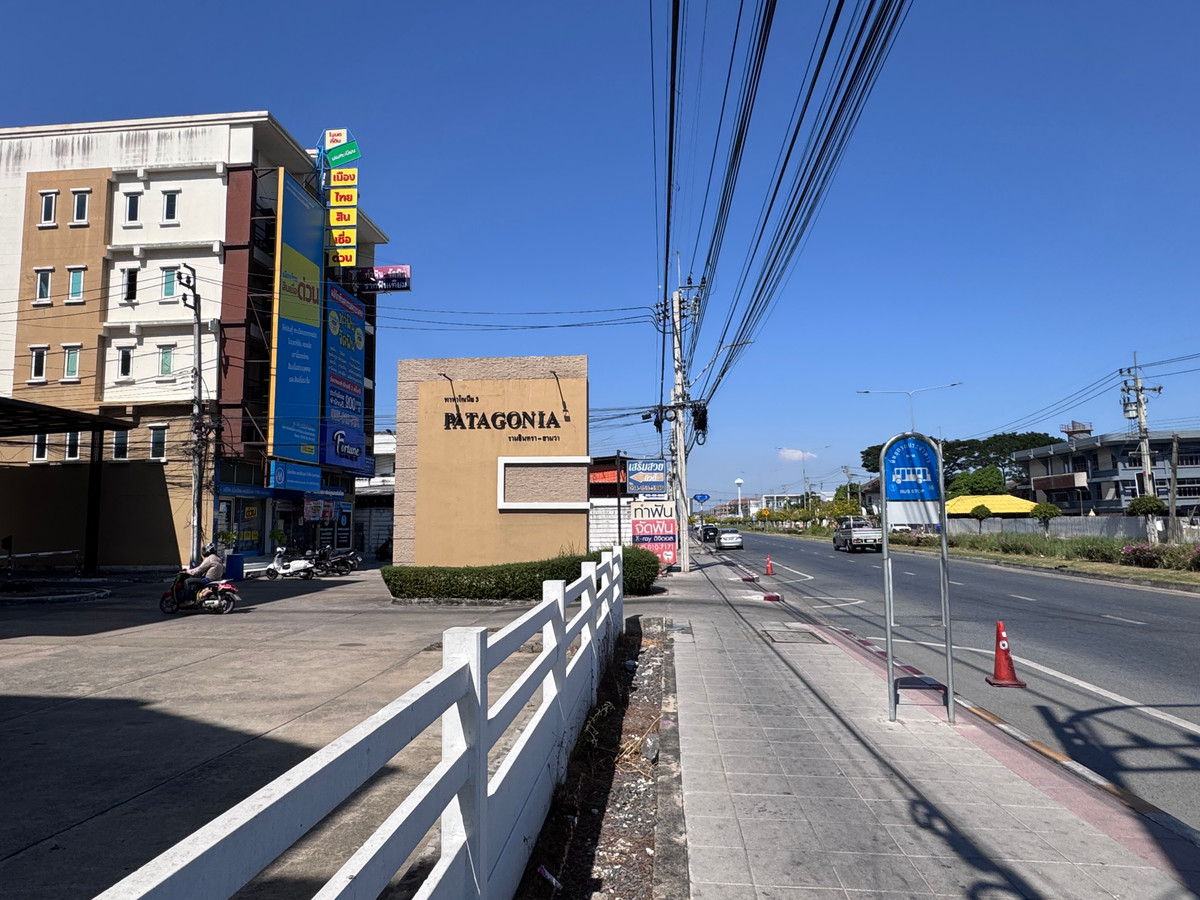 ขาย อาคารพาณิชย์ 4 ชั้นครึ่ง จอดรถได้หลายคัน ติดถนนสามวา มีนบุรี ขนาด 16 ตรว.  – รูปที่ 3