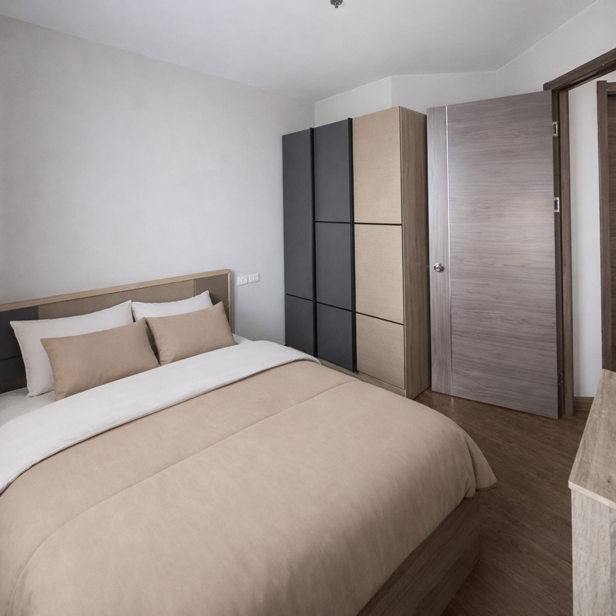 🏢 Artisan Ratchada👫 Hot Hit Condo‼️🏢 In the heart of Ratchada, there is a MRT shuttle van🚇 🏢 Artisan Ratchada👫 Hot Hit Condo‼️🏢 In the heart of Ratchada, there is a MRT shuttle van🚇