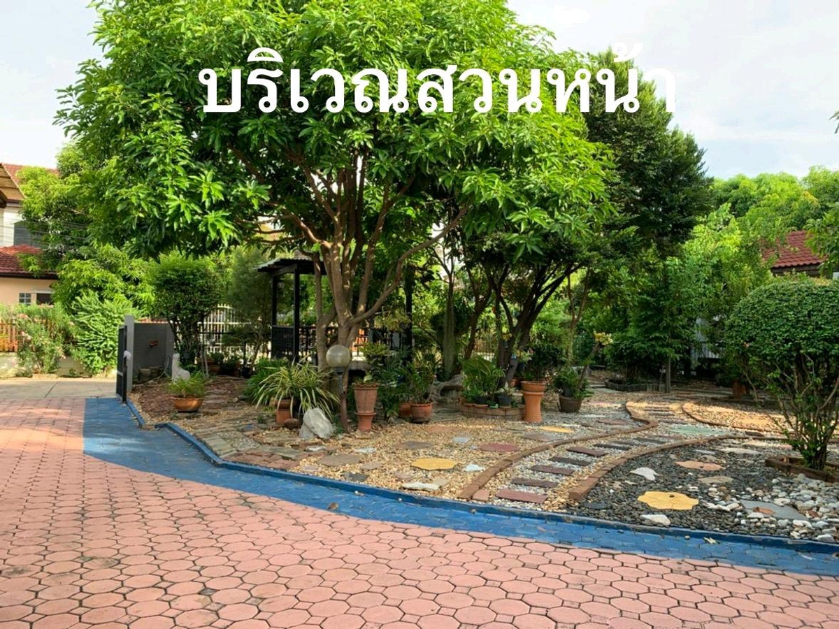ขายบ้าน ม.บ้านชลลดา  บางบัวทองเนื้อที่ 161ตรว  บ้านหลังมุมบ้าน 2 ชั้นมีสวน มีที่จอดรถได้ 4 คันมีมุนศาลาในสวน ชั้น 2 มี ห้องโถง 1 ห้อง มีห้องมาสเตอร์ 1 ห้องมี ห้องนอน 1 ห้องชั้น 1 มีห้องสำหรับผู้สูงอายุ 1 ห้องมีห้องน้ำ 1  ห้อง ชั้น1 มี 2 ห้องน้ำ   – รูปที่ 4