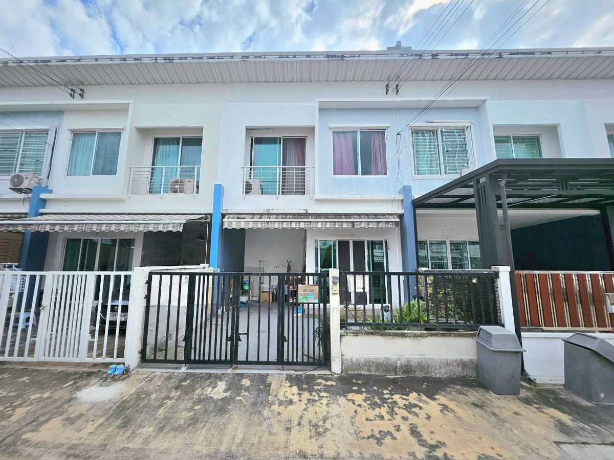 🏠Townhouse for sale, Pleno Suksawat 30, near the BTS, sold according to condition. 🏠Townhouse for sale, Pleno Suksawat 30, near the BTS, sold according to condition.