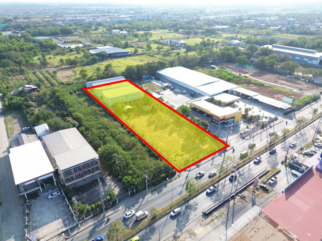 Very cheap land for sale, over 3 rai, on Khlong Luang Road, includes a free hotel business. Very cheap land for sale, over 3 rai, on Khlong Luang Road, includes a free hotel business.