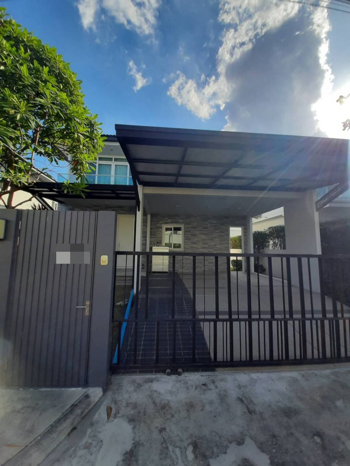 Baan Manthana Motorway-Krungthep Kreetha, newly cut, beautiful house, ready to move in, in front of the house will not collide with anyone. Baan Manthana Motorway-Krungthep Kreetha, newly cut, beautiful house, ready to move in, in front of the house will not collide with anyone.
