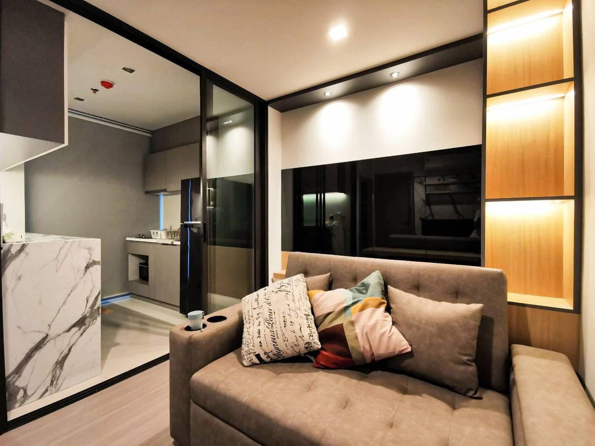 M775 Condo for rent Life Asoke Rama9