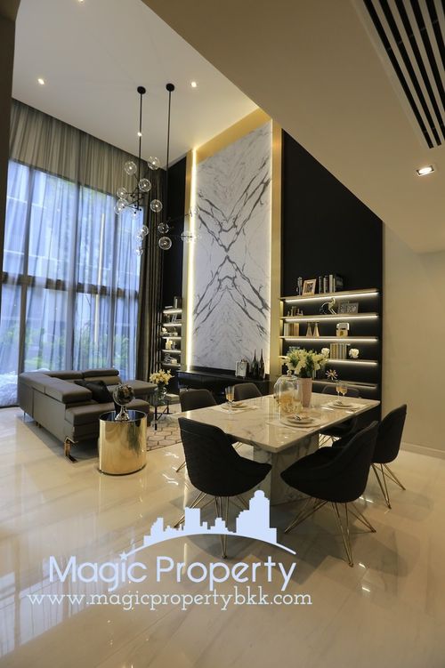 4 Bedrooms Luxury Townhouse For Rent in Quarter 39, Khlong Tan Nuea, Watthana, Bangkok