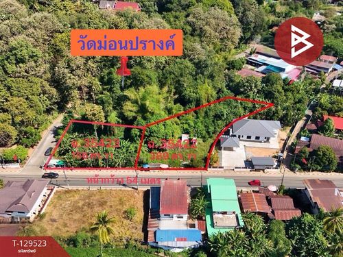 Land for sale, area 1 rai 1 ngan 45 square wah, Laplae, Uttaradit, good location, next to the main road.