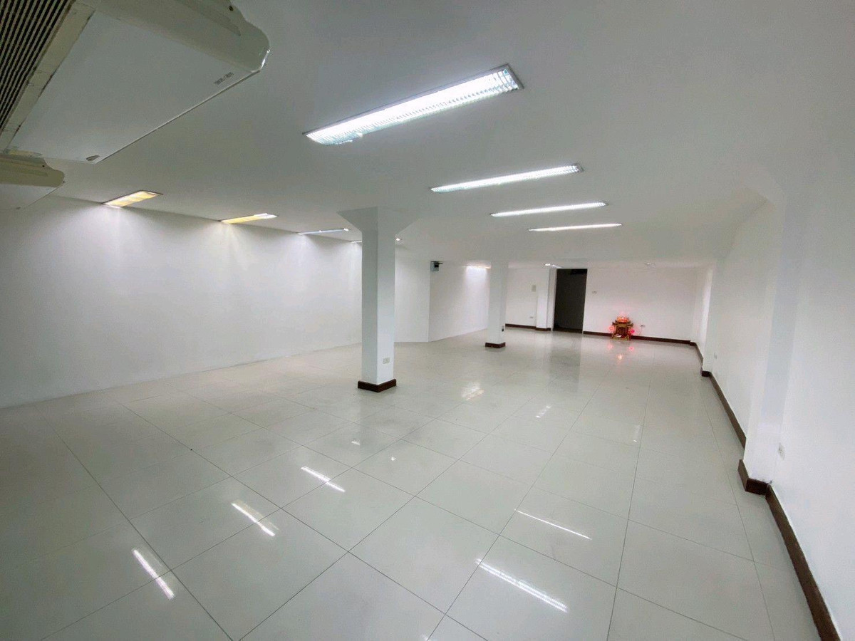 🏢 Private Office / Showroom ให้เช่า — อาคารพาณิชย์ 5 ชั้น ติดถนนใหญ่ | ติด MRT วงศ์สว่าง (เพียง 70 ก้าว) | ติด 7-Eleven – รูปที่ 2