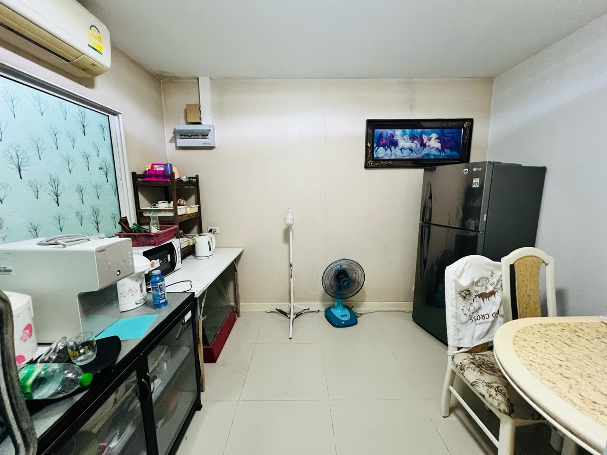 ขายทาวน์เฮ้าส์ 2 ชั้น  3 นอน 2 น้ำ หลังริมบ้านกลางเมือง เอสเซ้นส์ อ่อนนุช – วงแหวนBaan Klang Muang S-Sense Onnuch-Wongwanเนื้อที่ 28.5 ตารางวาพื้นที่ใช้สอย 128 ตารางเมตรขายราคา 3.19 ล้านบาท สนใจโทร  064-990-9462 ไก่ – รูปที่ 4