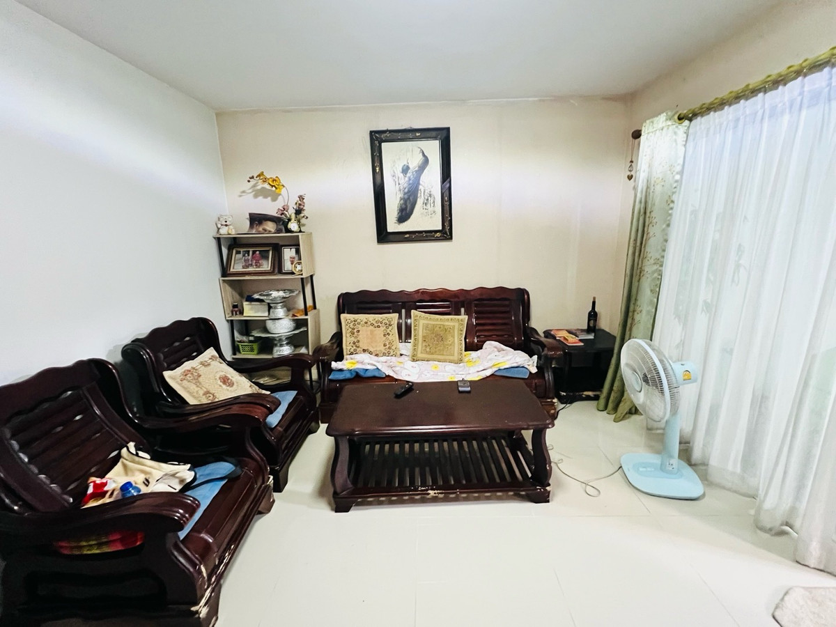 ขายทาวน์เฮ้าส์ 2 ชั้น  3 นอน 2 น้ำ หลังริมบ้านกลางเมือง เอสเซ้นส์ อ่อนนุช – วงแหวนBaan Klang Muang S-Sense Onnuch-Wongwanเนื้อที่ 28.5 ตารางวาพื้นที่ใช้สอย 128 ตารางเมตรขายราคา 3.19 ล้านบาท สนใจโทร  064-990-9462 ไก่ – รูปที่ 3