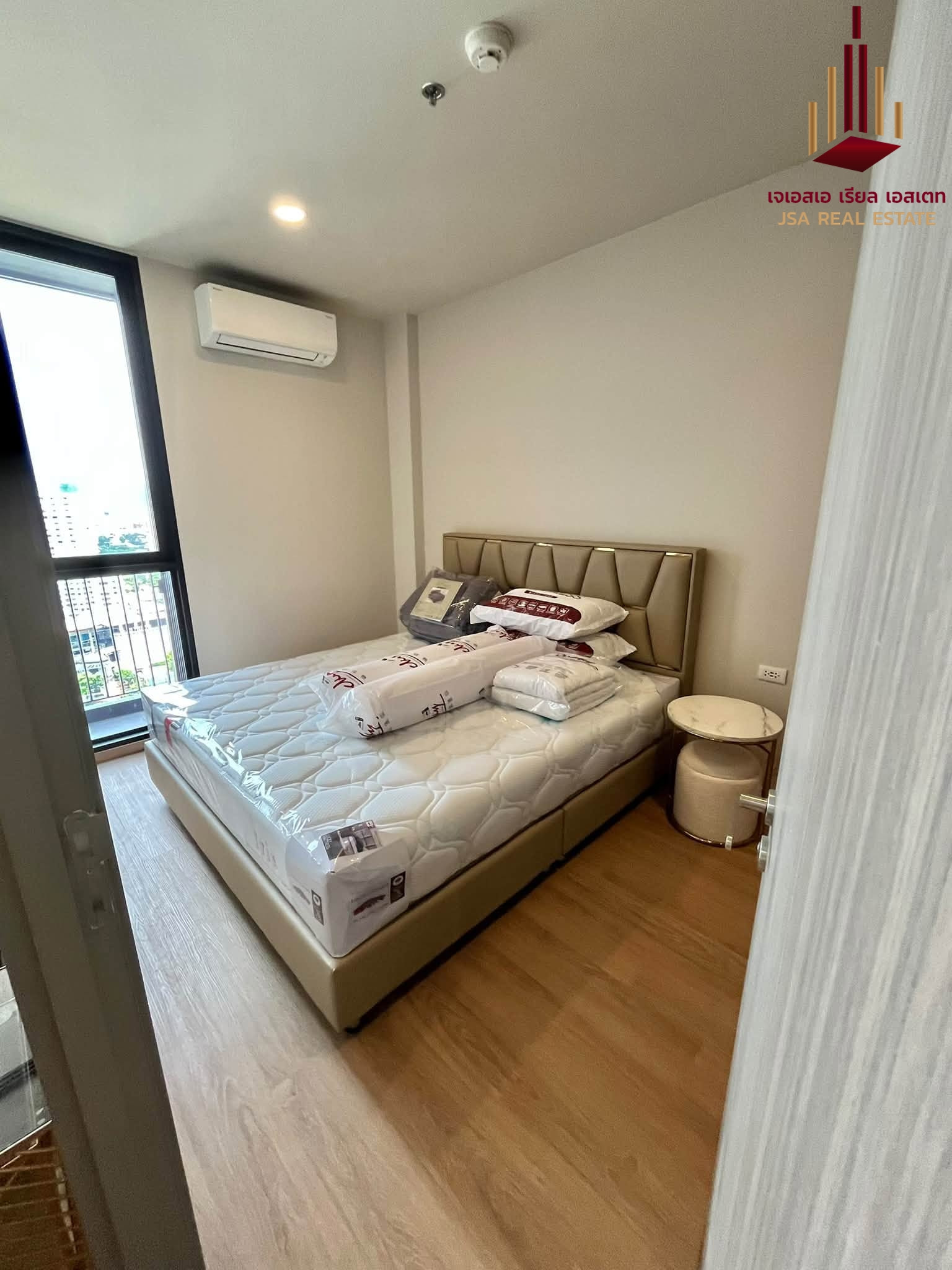 ✨ For Rent: The Issara Sathorn Condo ✨ 💰 Only 30,000 THB/month