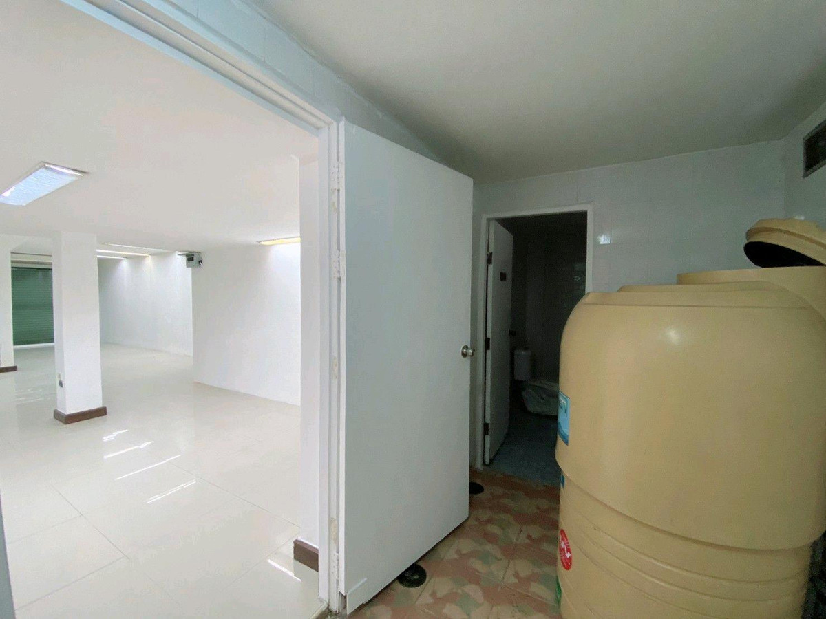 🏢 Private Office / Showroom ให้เช่า — อาคารพาณิชย์ 5 ชั้น ติดถนนใหญ่ | ติด MRT วงศ์สว่าง (เพียง 70 ก้าว) | ติด 7-Eleven – รูปที่ 4