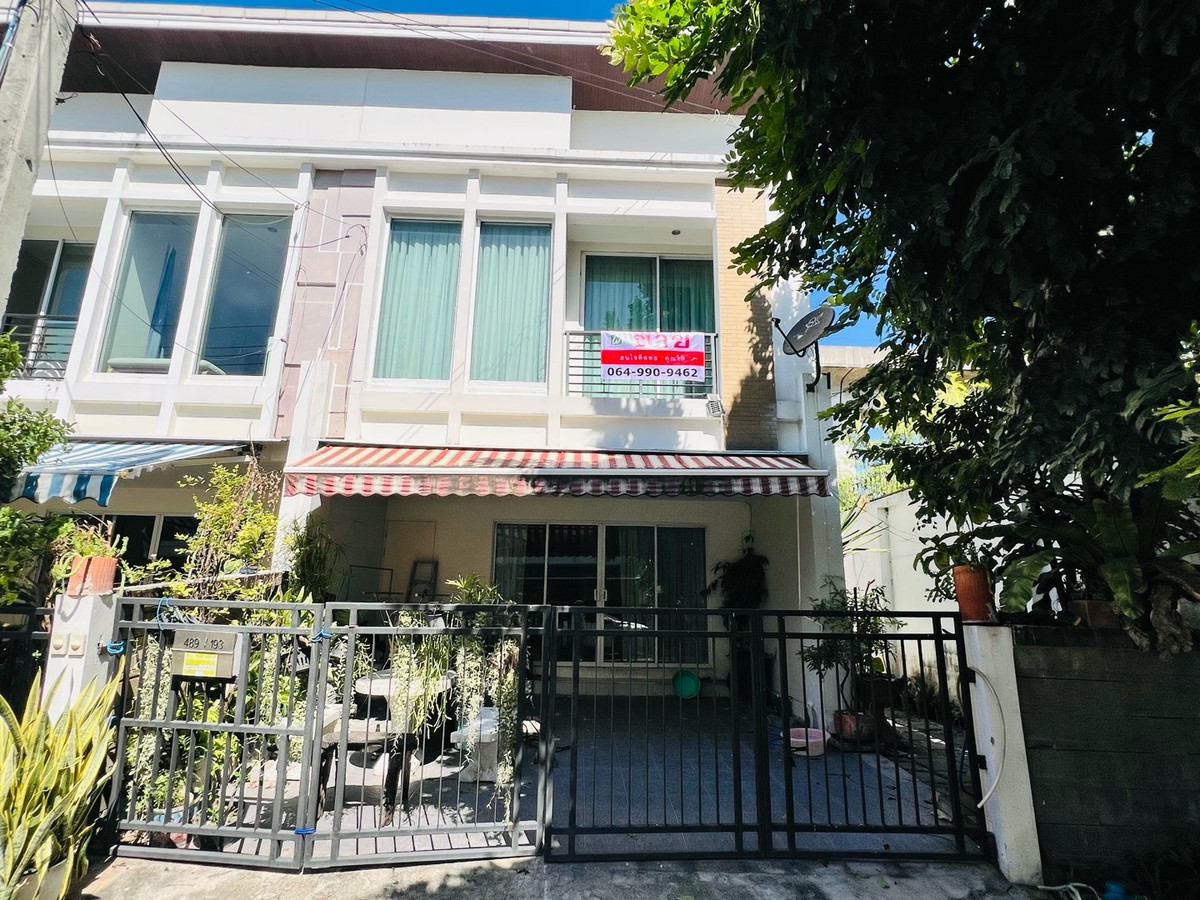 Townhouse for sale, 2 floors, 3 bedrooms, 2 bathrooms, corner house.Baan Klang Muang Essence On Nut – WongwaenBaan Klang Muang S-Sense Onnuch-WongwanArea 28.5 square metersUsable area 128 square metersSelling price 3.19 million baht If interested,
