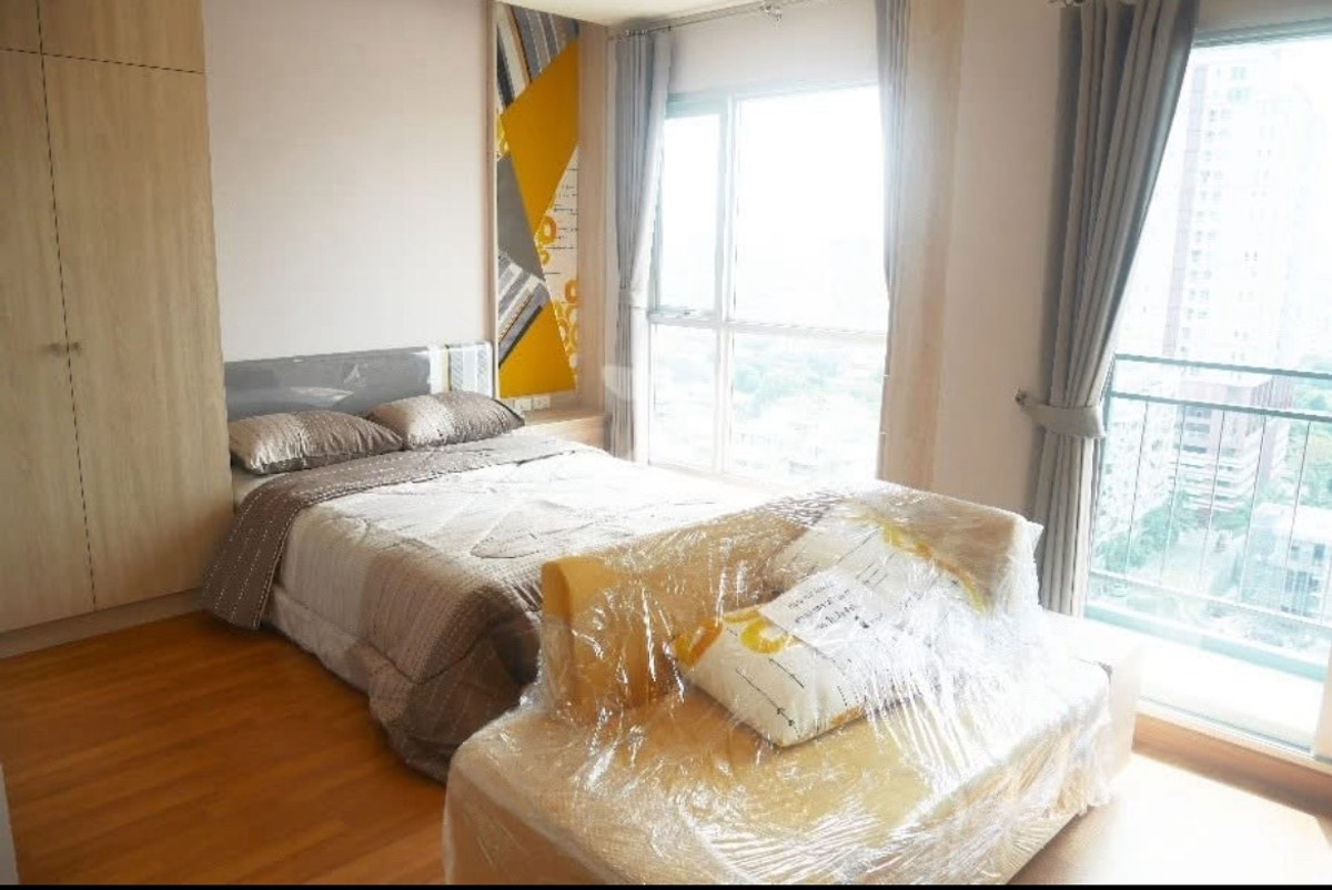 Corner room for rent very quickly Lumpini Park Vibhavadi - Chatuchak. If interested, contact Line: 0889656914. Hurry and say hello.