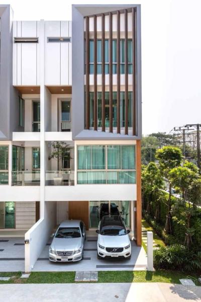 For Sale Townhouse/Townhome  , Qualitia Sukhumvit 62 , corner unit , wide frontage , Phra Khanong Tai , Phra Khanong , Bangkok , CX-140616
