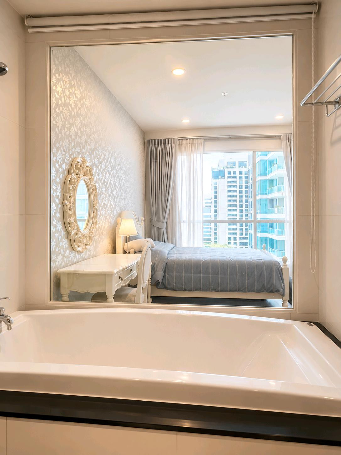 The Address Chidlom for sale 1bed 1 bath 56.33 Sq,m Selling price 8,500,000 Baht   call Nong 096-2615656 Ready to touring everyday