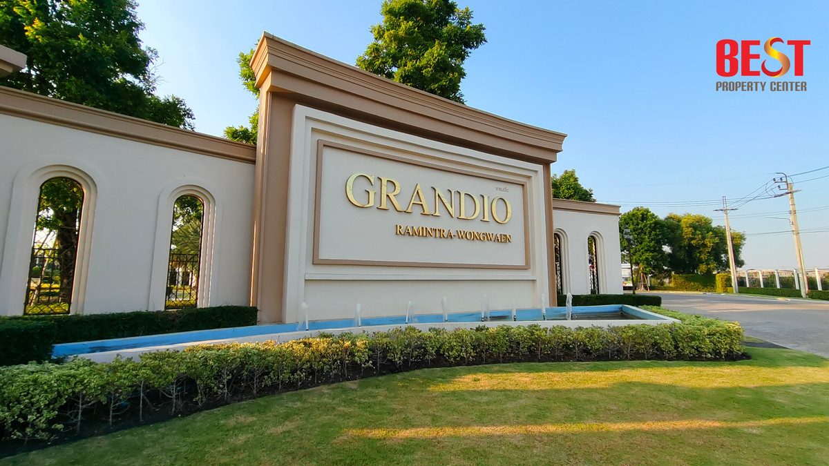 New house for sale, Grandio Ramintra Wongwaen, near the Pink Line and Chalong Rat Expressway.