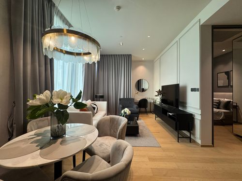 2 bedrooms, 2 bathrooms, high floor, fully decorated, ready to move in.
