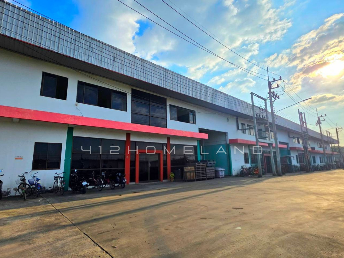 Warehouse for rent, size 1,240 sq m., 2-story office, along Phahon Yothin Road, convenient travel, large vehicles easy in and out.