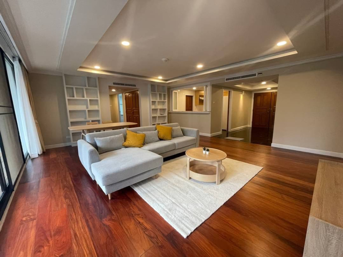 Spacious 3BR for SALE at Somkid Gardens - Prime Chidlom Location Spacious 3BR for SALE at Somkid Gardens - Prime Chidlom Location