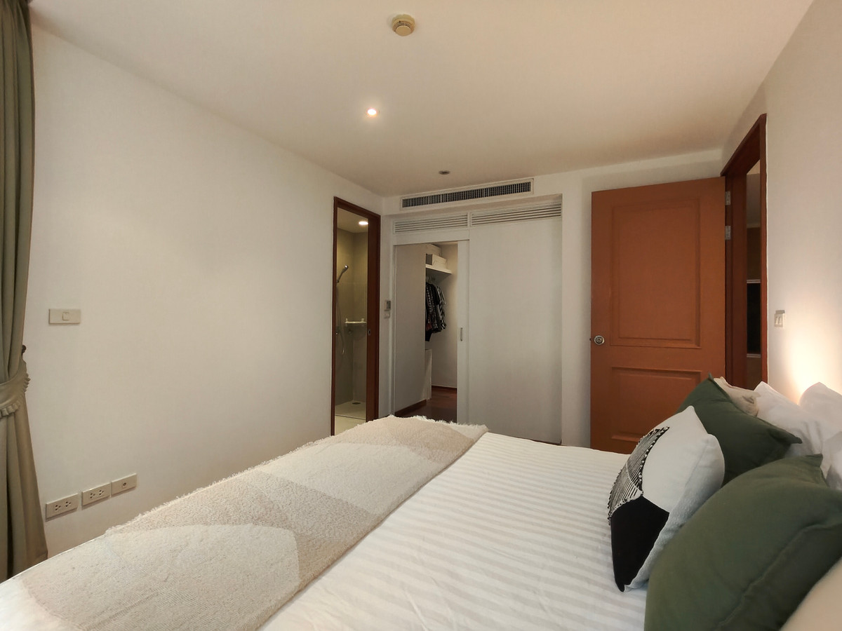 Modern 1 Bedroom Condo for SALE at Noble 09 Ruamrudee, Prime Sukhumvit
