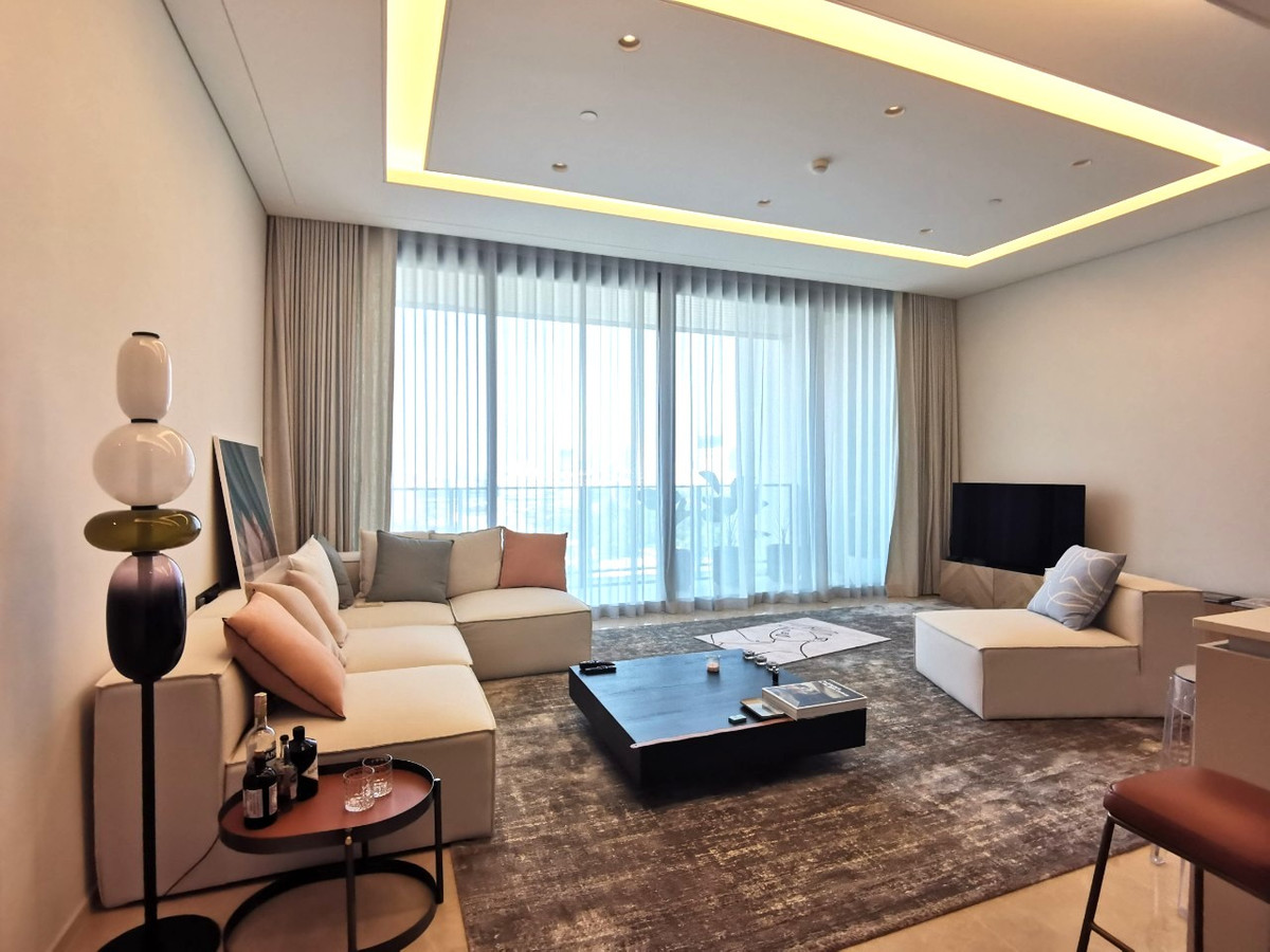 For Sale Largest 2 Bedroom Corner Unit at Sindhorn Kempinski