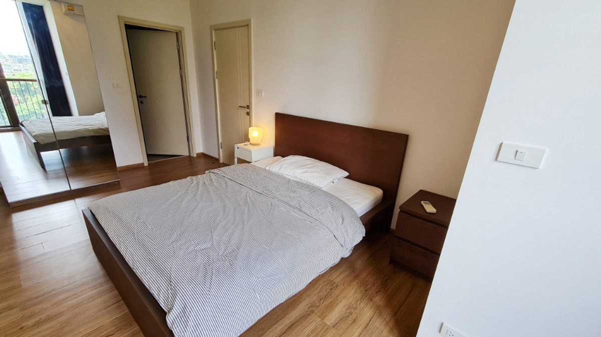 Corner condo for sale Complete electrical appliances and furniture, hasu haus project (S5276)