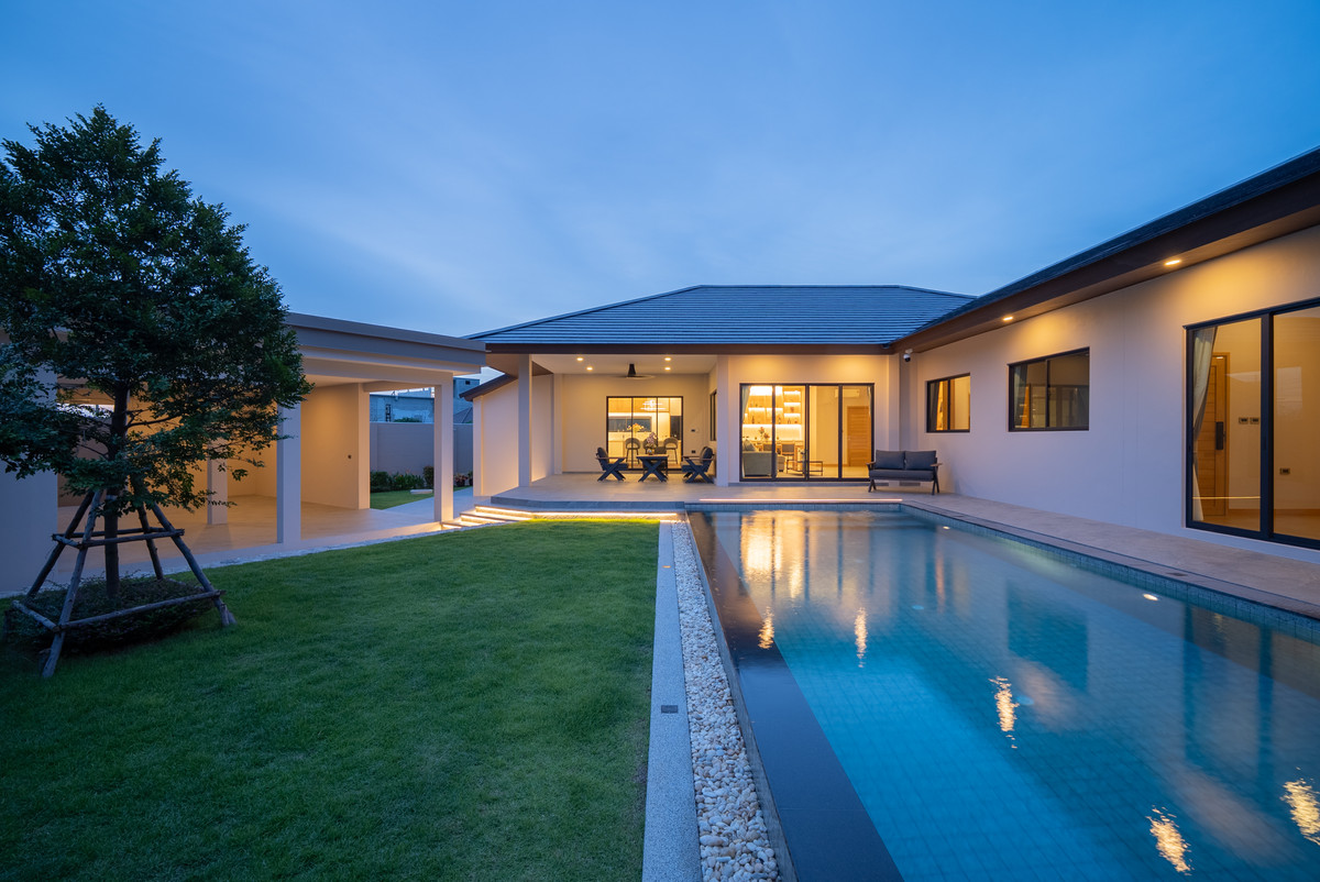 Luxy pool villa for Sale or Rent (lakeside, Mab Prachan Reservoir), 189 sq.wah, 530 sq.m. usable area, 5 bedrooms, 5 bathrooms, 3 parking spaces. Luxy pool villa for Sale or Rent (lakeside, Mab Prachan Reservoir), 189 sq.wah, 530 sq.m. usable area, 5 bedrooms, 5 bathrooms, 3 parking spaces.