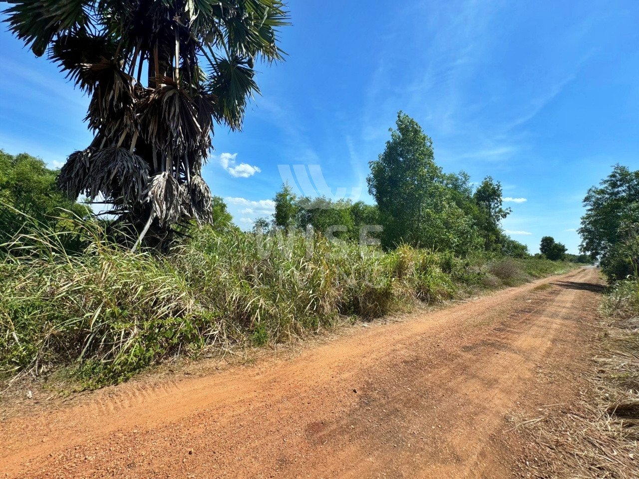 Urgent! Land for Sale Khlong 8 Pathum Thani, 2 Rai, Ideal for Investment & Development Urgent! Land for Sale Khlong 8 Pathum Thani, 2 Rai, Ideal for Investment & Development