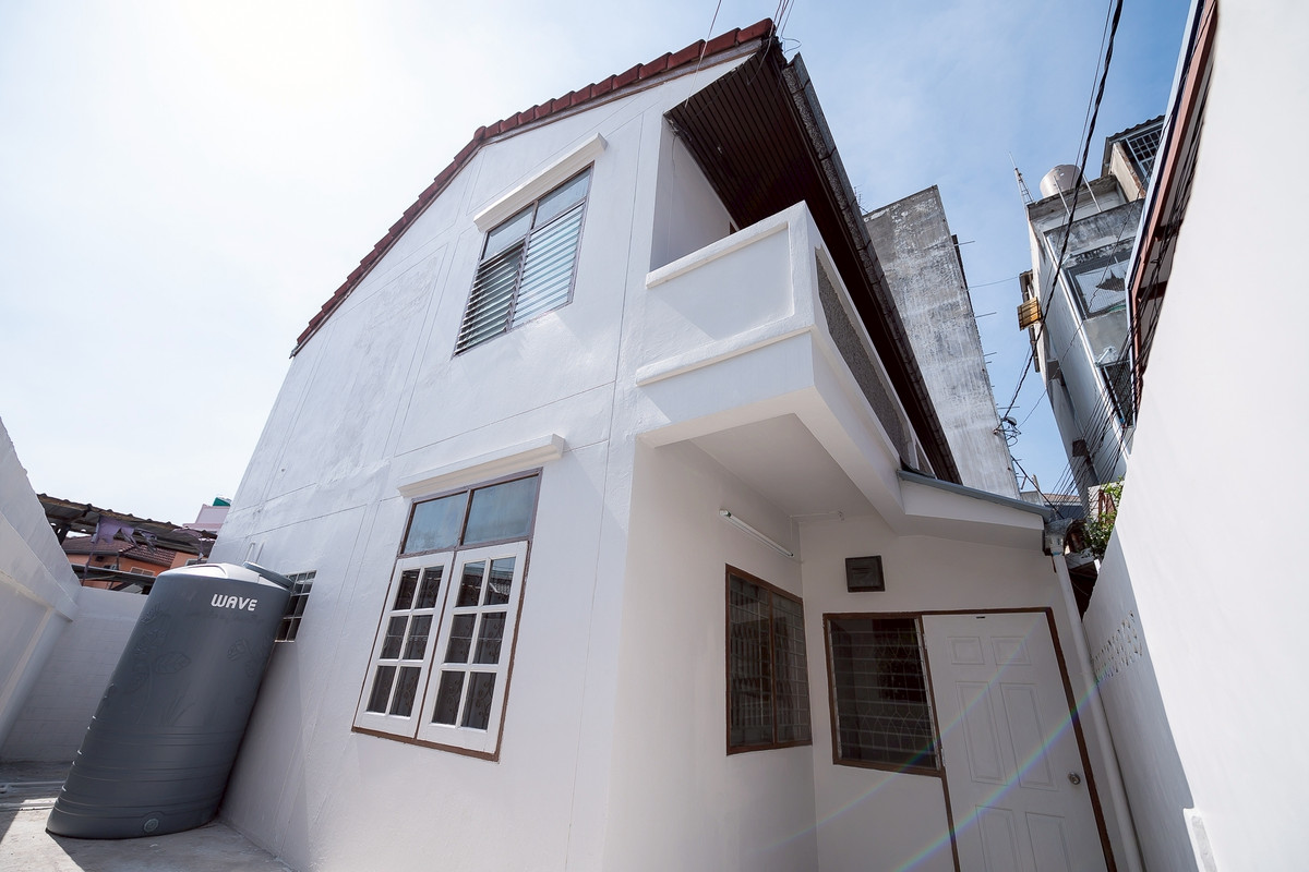 🎉ขายบ้านเดี่ยวทำเลทอง พรานนก ซอย10/1 🏡 บ้านเดี่ยว 2 ชั้น รีโนเวทใหม่ทั้งหลัง😍ใกล้โรงพยาบาลศิริราช วังหลัง 🎁 ขาย 3.3 ล้าน 🎁 🎉ขายบ้านเดี่ยวทำเลทอง พรานนก ซอย10/1 🏡 บ้านเดี่ยว 2 ชั้น รีโนเวทใหม่ทั้งหลัง😍ใกล้โรงพยาบาลศิริราช วังหลัง 🎁 ขาย 3.3 ล้าน 🎁