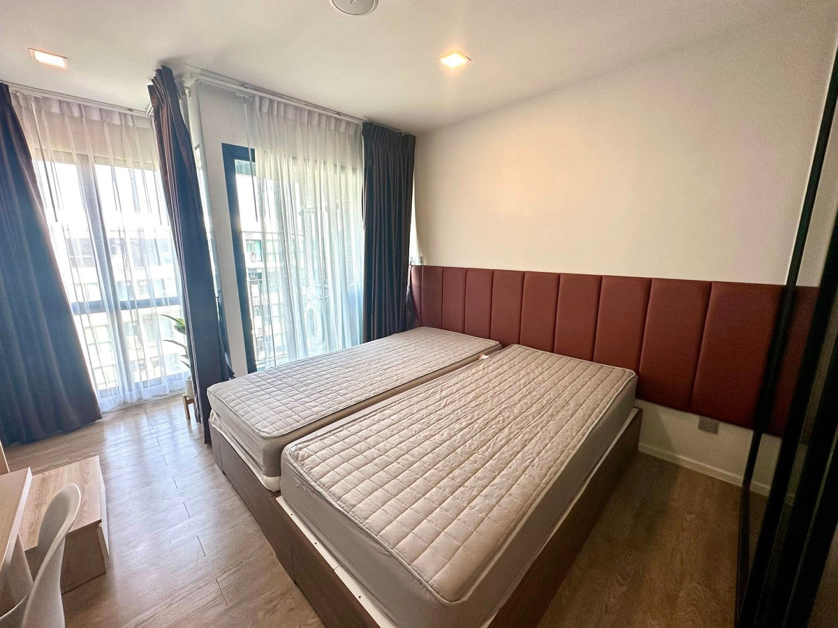 ⭐️For rent Kave Town Space ⭐️ Closest to Bangkok University. You can walk to class👍 Double bed room, can be shared with a roommate, so chill. 📞Call PKat 091-7503016