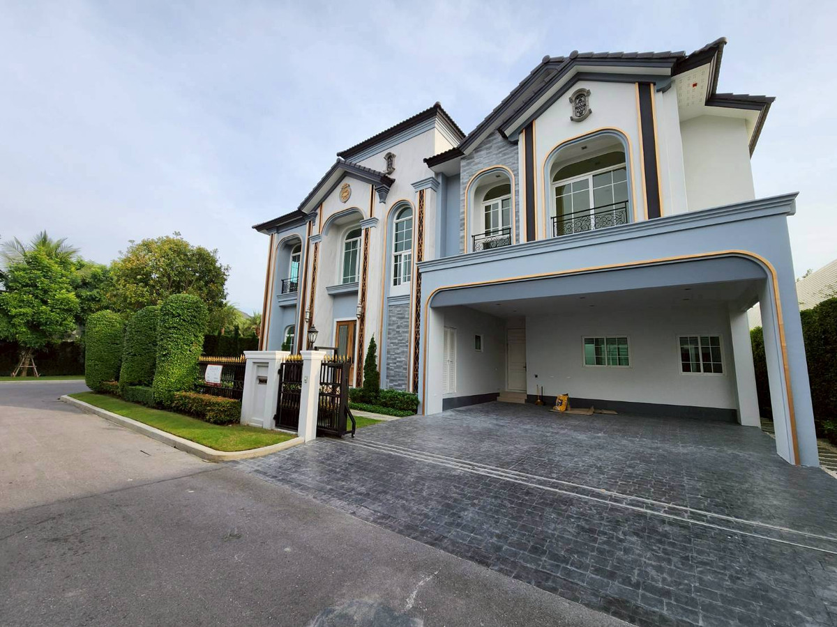 Luxury Detached House for Sale – The Grand Pinklao Located on Borommaratchachonnani Road New house type, 4 bedrooms, private swimming pool, 4–5 parking spaces, exclusive plot Price reduced from 29.9 MB to only 24.5 MB Luxury Detached House for Sale – The Grand Pinklao Located on Borommaratchachonnani Road New house type, 4 bedrooms, private swimming pool, 4–5 parking spaces, exclusive plot Price reduced from 29.9 MB to only 24.5 MB