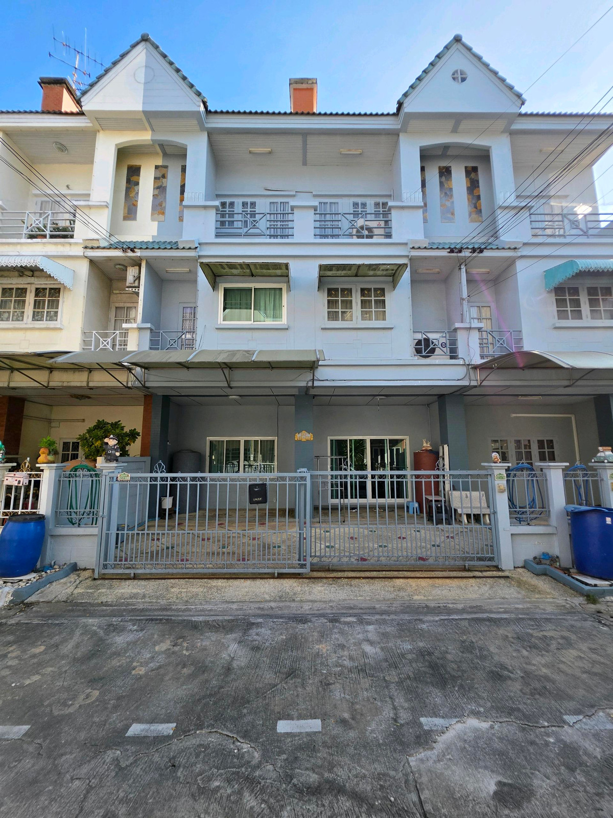 Twin townhome for sale, 34 sq m., hit through a large house, very satisfying! Prime location next to CDC, opposite Central Eastville - ready to move in, fully furnished, only 6.5 million! Twin townhome for sale, 34 sq m., hit through a large house, very satisfying! Prime location next to CDC, opposite Central Eastville - ready to move in, fully furnished, only 6.5 million!