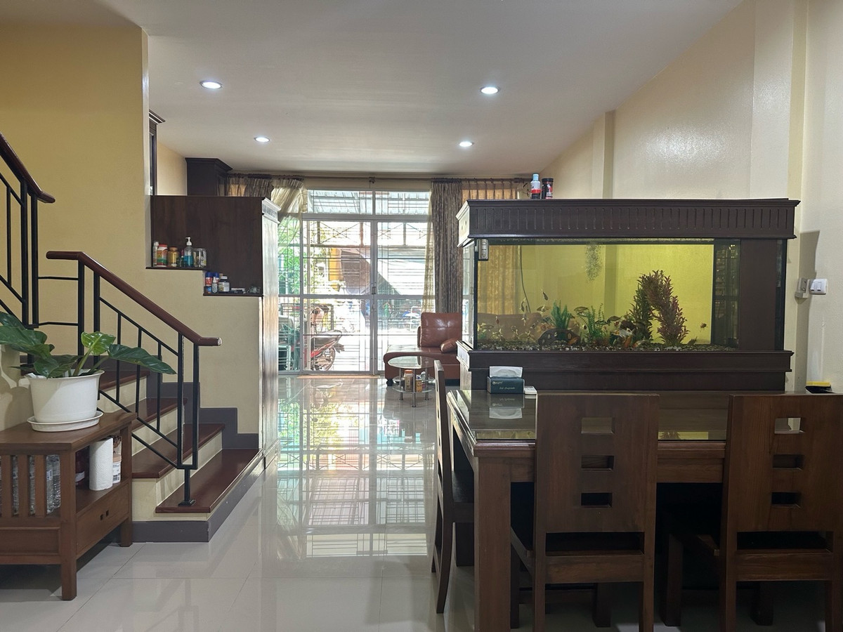 ขายด่วน! ทาวน์โฮม 3 ห้องนอน 3 ห้องน้ำ ลาดพร้าว 101 – รูปที่ 3