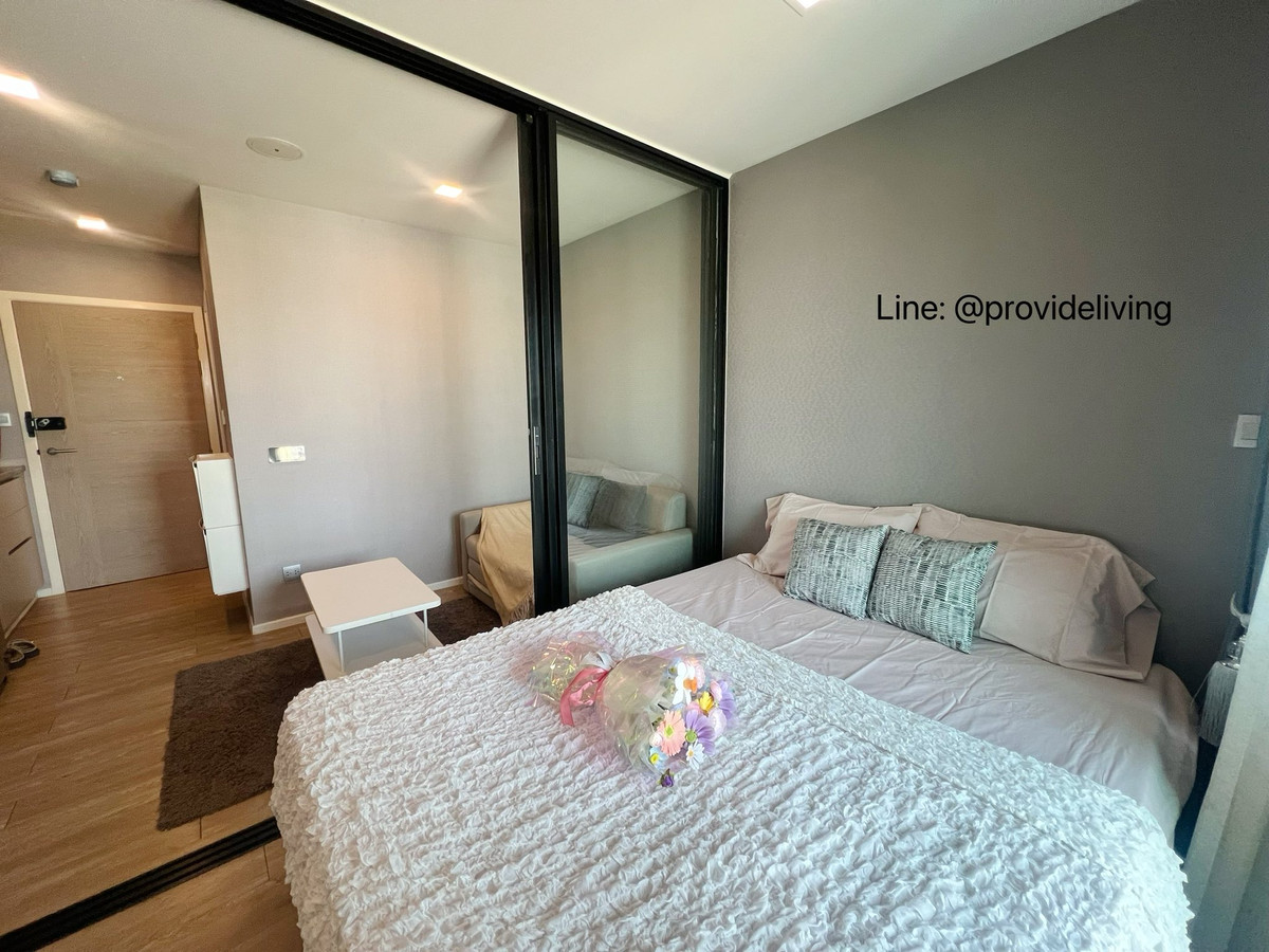 ⭐️For rent Kave Town Space ⭐️ Closest to Bangkok University. You can walk to class. Big room. Can accommodate 1-2 people comfortably. Call PKat 091-7503016