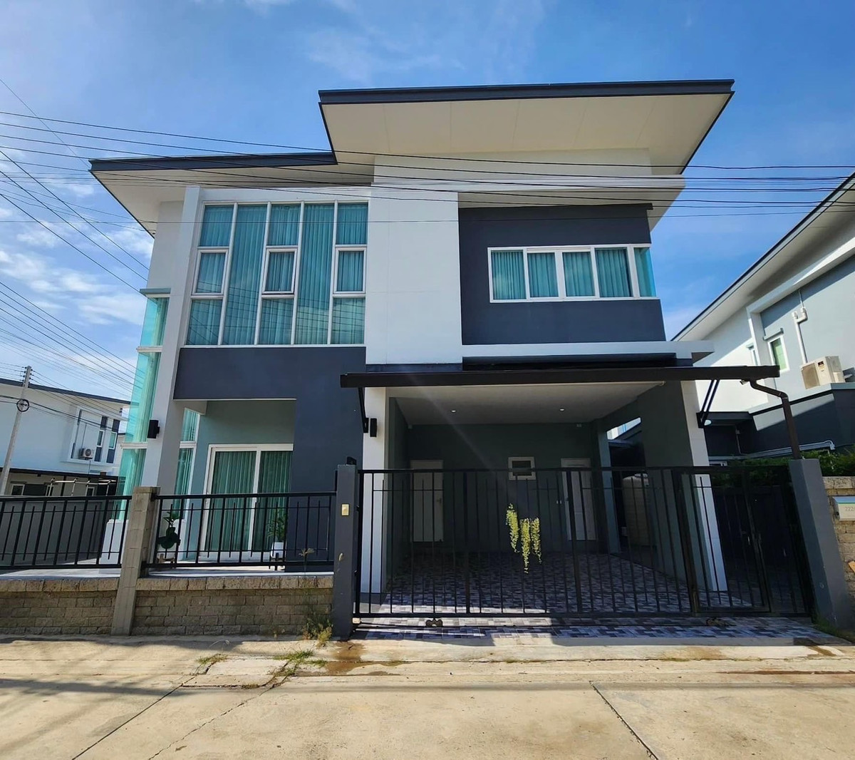 Beautiful and luxurious corner detached house for sale, ready to move in, La Villa Posh, Ayutthaya, 56 sq m, next to Asia Road, near Central Ayutthaya. Beautiful and luxurious corner detached house for sale, ready to move in, La Villa Posh, Ayutthaya, 56 sq m, next to Asia Road, near Central Ayutthaya.