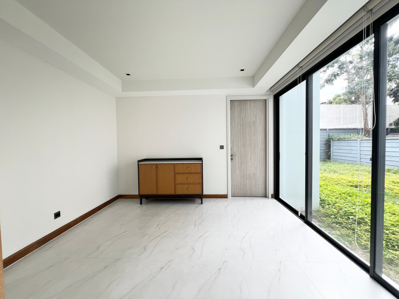 ให้เช่า บ้านเดี่ยว Parc Priva โครงการหรู 3 ชั้น 5 ห้องนอน ใกล้ Central พระราม9 – รูปที่ 2
