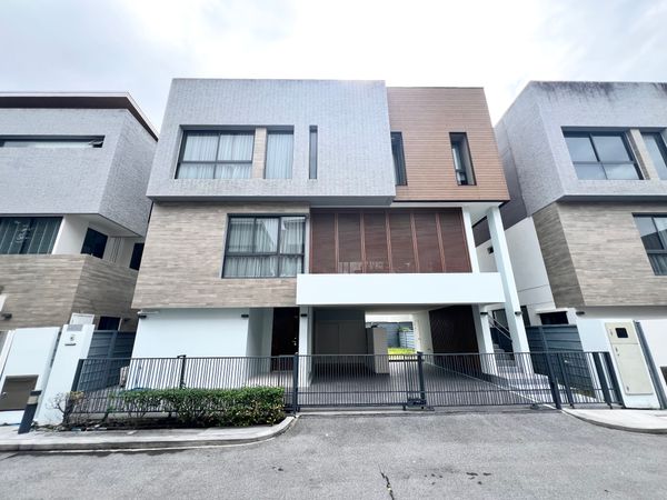 Single house for rent, Parc Priva, luxury project, 3 floors, 5 bedrooms, near Central Rama 9.