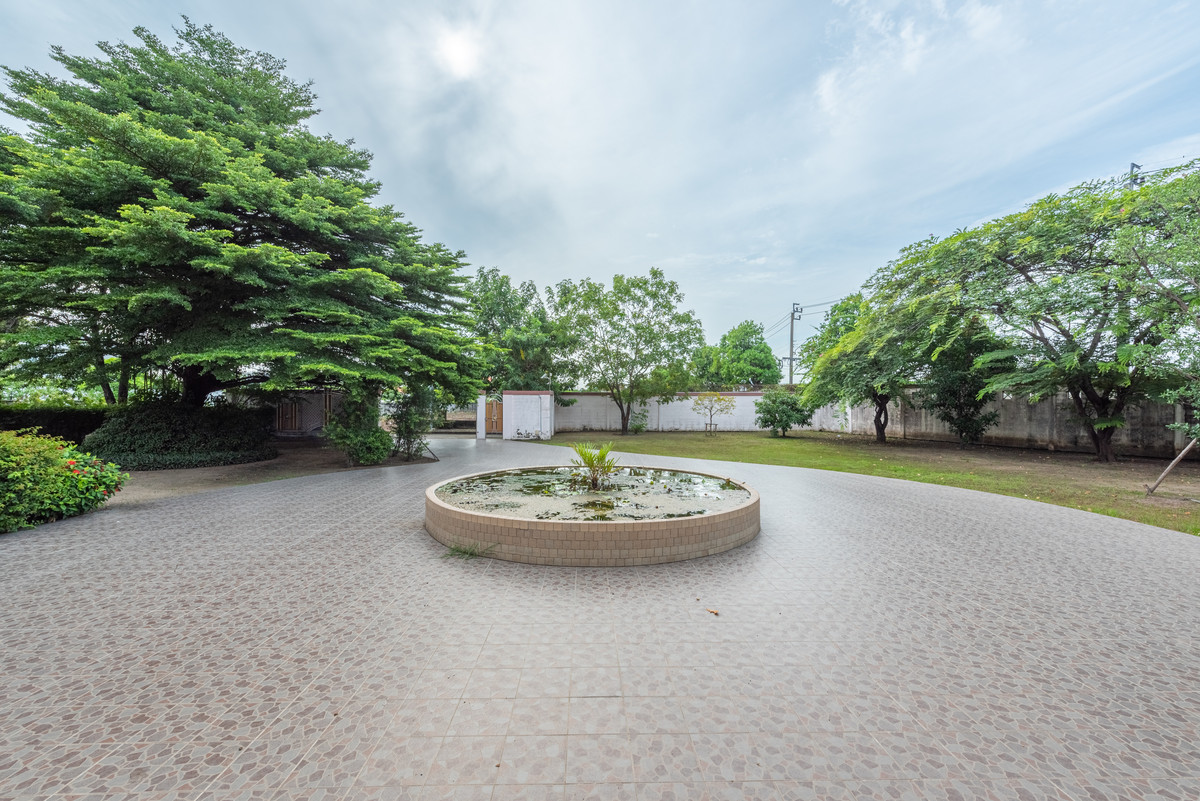 Luxury detached house for sale, Panya Indra P5, 1 and a half rai of land with swimming pool. and guest house Near Panya Golf Course Fashion Island – รูปที่ 4