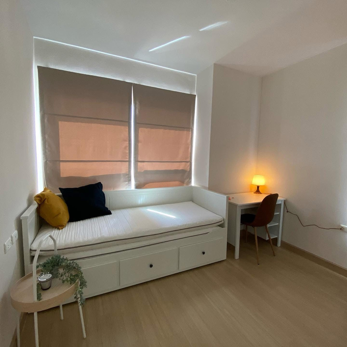 Great value! Very cheap price, beautifully decorated room, built-in, complete with furniture, ready to move in, ready to view, spacious, Rama 9 location. – รูปที่ 3