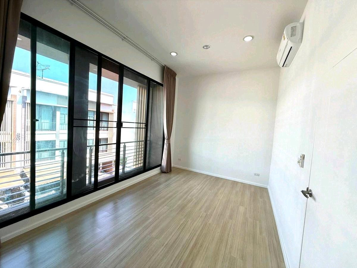 ✨  ขายด่วนมาก! ✨ ทาวน์โฮม 3 ชั้น ✅️แถมเฟอร์นิเจอร์ทั้งหลัง สวยพร้อมอยู่  – รูปที่ 3